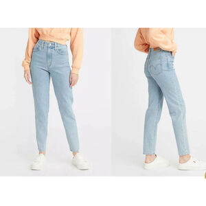 Levi's High Waisted Mom Jeans Size 28 Light Blue
